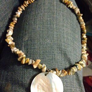 Agate Bead Necklace with Seashell Pendant